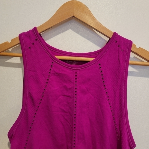 Athleta Foothills Tank top Perforated Split Back Yoga Size XS - Picture 8 of 15